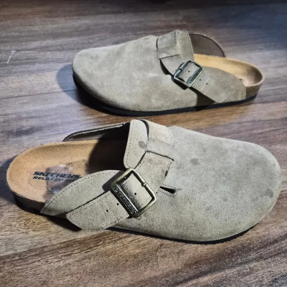 Skechers Relaxed Fit Mens Suede Clogs Taupe Tan Buckle Slip On Mules Shoes US 9